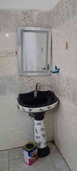 بيت للبيع البراضعيه طابو زراعي صرف المساحة ١٤٥ السعر ٢٤٠ مليون  البيت مؤجر بمبلغ مليون عرض الشارع ٩ م بناء ٢٠٢١ للاستفسار ***********
