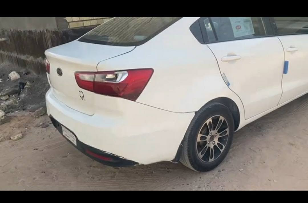 السلام عليكم 
كيا ريو ١٣ خليجيه رقم بغداد
 مكينتها ما اعرف بيها واحد يكول ١٦٠٠ واحد يكول ١٤٠٠ 
 بيها طخه بالجنطه وبيها رشات ابيع احزام مطلوبه ٥٥٠ الف غرامات تنزل من السعر 
السعر ٧٣ وبيها مجال 
مايعجبك السعر ارفع المنشور بالصلاه على محمد وآل محمد
رقم الهاتف ***********
مكانها النجف الإشراف قضاء المناذره
