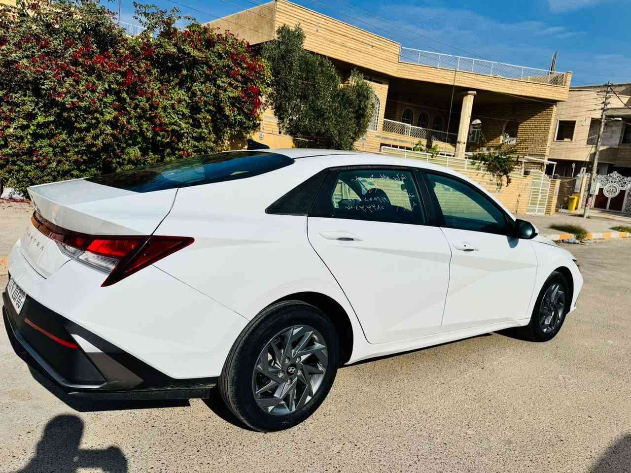 السلام عليكم 
للبيع النترا 2025 
وارد امريكي رقم اربيل سنويه وهزة جديدة 
حادثها الباب الخلفي وهلال الجاملغ الخلفي نفس الجهة 
مواصفات السيارة 
اربع بصمات 
خمس انضمة قيادة 
عداد المسافة ١٥ الف 
السيارة جديدة وعلى وضع الشركة 
مكان السيارة 
بغداد اليوسفية
***********
