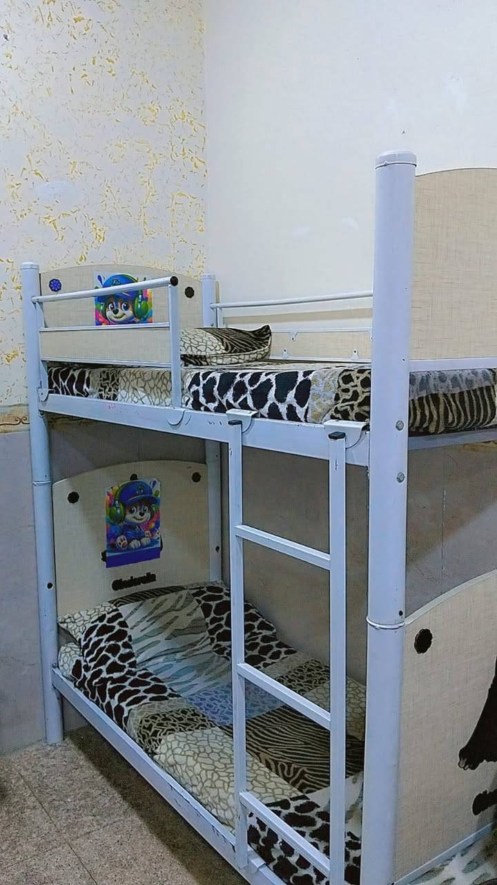 اغراض مستخدمه للبيع
غرفة نوم كاملة تركي 450 الف
كنتور خشب تسكام 5 بيبان 300 الف
تخم 3 قطع 175 الف
جرابي اطفال طابقين 30 الف

مكانهن كربلاء ***********
