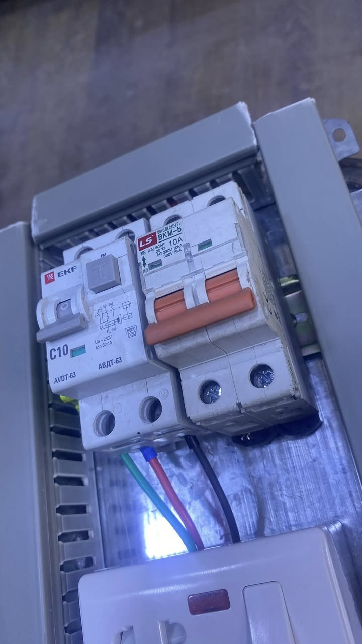 عمل بورد سياره بي واي دي #BYD
بأنسب الاسعار 🔥🔥 عنوانه بغداد 
عكد النصارى خلف جامع ابو التمن 
توجد خدمه توصيل لجميع محافظات العراق 
استفسار اكثر خاص او واتساب ***********
