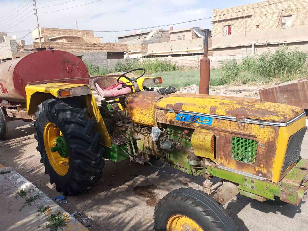 السلام عليكم عنتر للبيع موديل 89 مكينة نضيفه بيهه كتاب شركه عنوان ديالى رقم ***********
