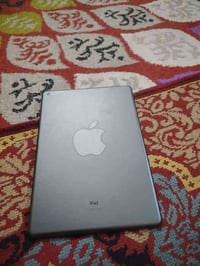 ايباد 9 للبيع نضافه ٩٥ بلميه شاحنه وياه. مكفول من كلشي الاستفسار أكثر ...