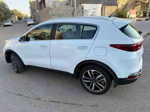 سبوتج 2020 خليجي. رقم بغداد انكليزي الجديد. بيه بارد بل صندوق وبارد بل باب الايمن الخلفي. والباقي مكفوله.  ماشيه 90باسمي  تحويل ثاني يوم السعر 210
***********
