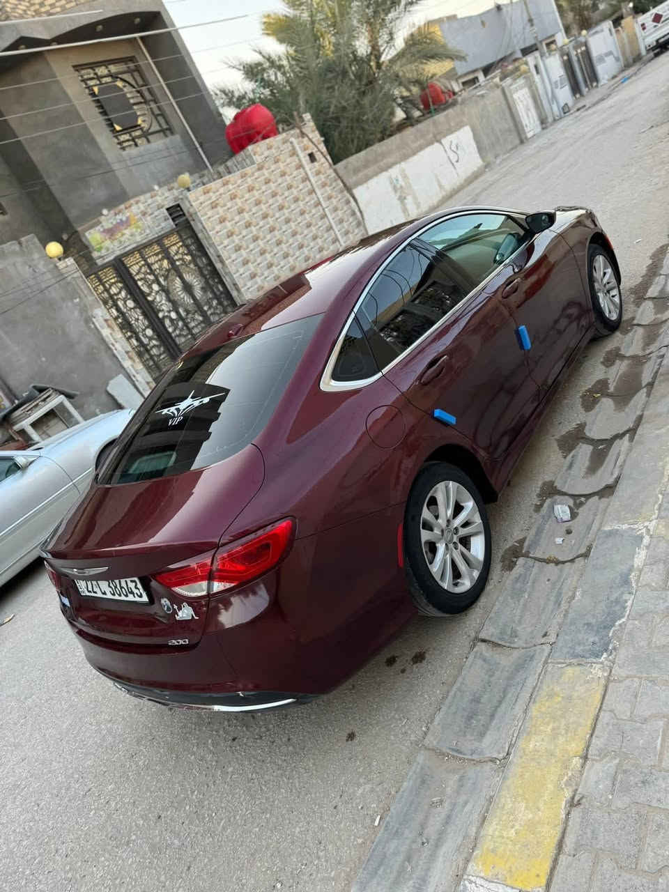 السلام عليكم سي 200 محرك 2400 موديل 2015  رقم اربيل بأسمي سنويه وهزه جديده قبل شهر حولتها بآسمي  محرك كير صدر خير من الله بيها صبغ نص البوب اليمنه وجاملغ كلير بدون اي دواخل السياره جاهزه من كلشي ترايها وين متريد سعرها 110 وبيها مجال مكانها ديالى 
***********
