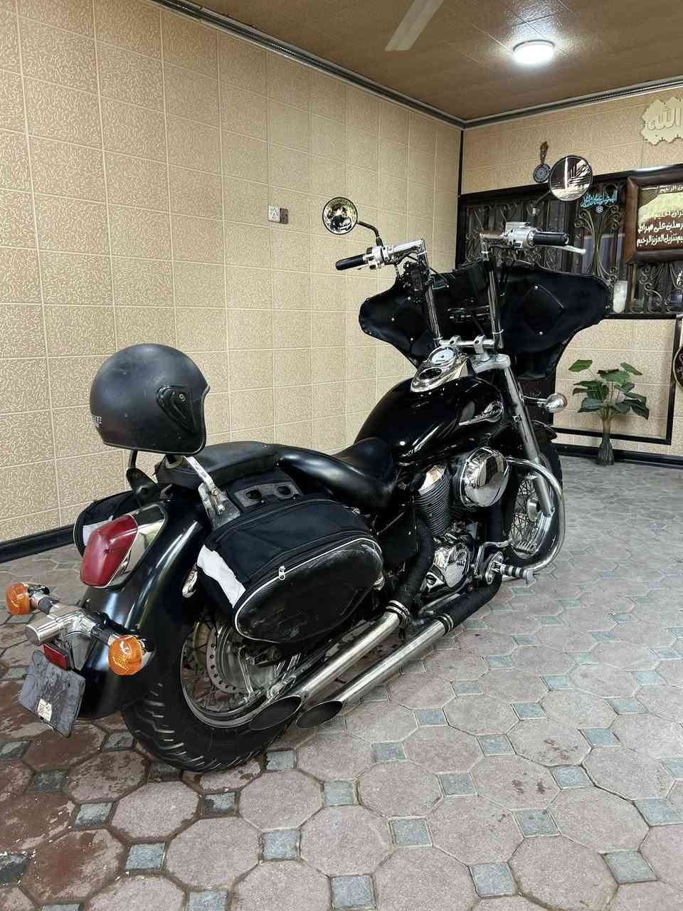 شادو 400 رمبه عليها إضافات هواي ونضيفه بمعنى الكلمه  الدراجه أوراق كامله كمرك مدفوع كفاله عامه الدراجة تاخذها من باب البيت مكاني بغداد البنوك *********** السعر ١٦ ورقه
