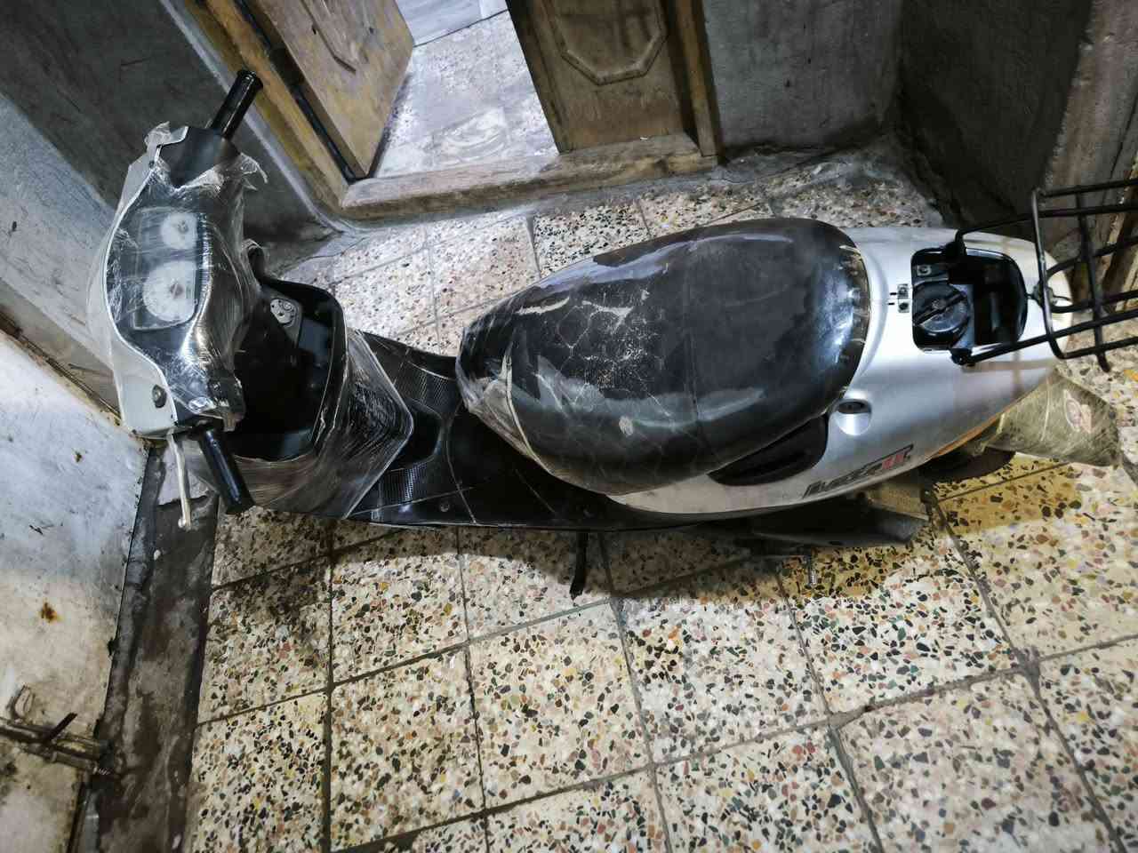 سلام عليكم دراجه ساسوكي للبيع دراجه مكفوله من فتح وشرك مكينه ناعمه كهربائية شغاله من طول لطول عوزه فقط باتري دراجه ما عوزن اي شي سعره350بيه مجال قليل شراي يجي خاص مكاني ميسان مغربه رقمي***********
