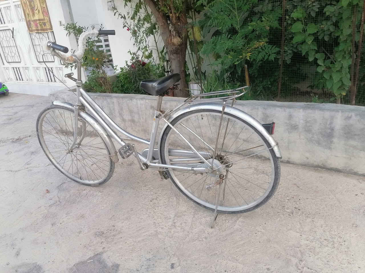 پایسکیل یابانی
حەجم 27
بەشەرت هیچ کێشەیەکی نیە
سعری 70هەزار و مەعمەلە
شوێن کەلار گازینۆ
ژ.م***********
ئەوەی ویستی چات بکات یان تێل
