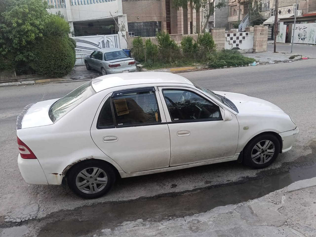 السلام عليكم جيلي سي كي 13داخل اسود مكينه خير من الله تبريد ثلج  كير بي قره ما اعرف شنو بي السياره مصبوغه حزام نقص بور السياره بأسمي تحول ثاني يوم السعر 30اتصل وتدلل ***********
