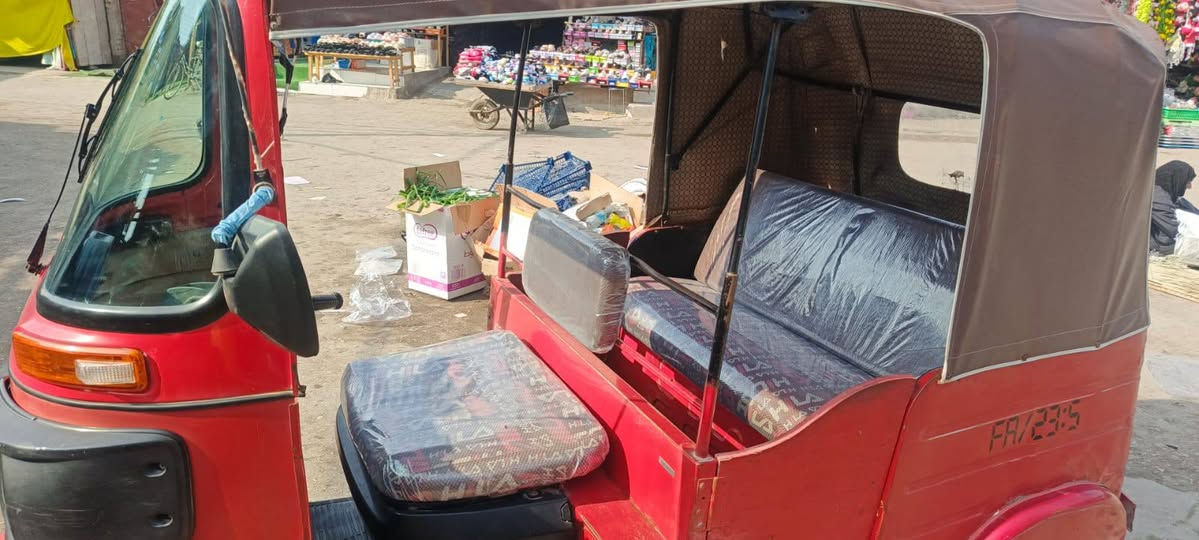 السلام عليكم تكتك اوراق مديل 2017مثل ما واضحه بل صوره خير من الله رايدهه 2750 وبيهه مجال للطيبين مكاني الهارثه ***********
