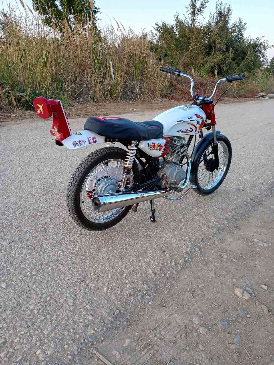 سلام عليكم دراجه اربع كير تعمير جديد فقط المكينه موديل 15 وشاصي 15 اوراق اصولي تعمير كله اصلي مكان كوت  ((***********))
