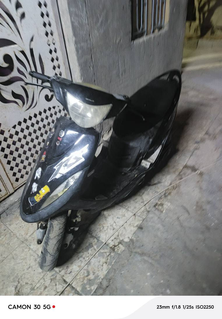 سلام عليكم دراجه للبيع سعر 650 أو بيه  مجال 
دراجه حلوه أو إذا ما محتاج جا ما بعته الله شهد 
الشراي يتفضل على الخاص أو باقي تفاصيل بل خاص. البصرة, العراق


**إذا كنت صاحب هذا الإعلان وتريد حذفه لأي سبب، رجاءا أرسل رسالة إلى الدعم الفني**