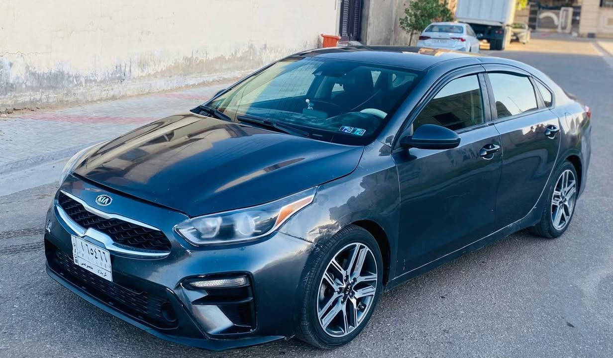 السعر 93 للاستفسار*********** كيا فورتي موديل 2019 امريكي حادثه جاملغ والبنيد ومرشوشه اكلير بامريكا مكينه دوش وكير مكفولات تبريد ثلج حداديه جديده تخم تاير السيارة جديده وجاهزه ما بيه أي نقص مكانه كربلاء
