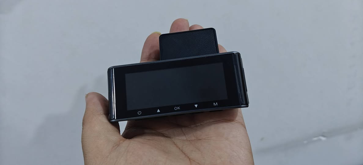 سلام عليكم
Azdome m550 pro 
مستخدمة جدا نظيفة 
مع كامل الملحقات 
رام اصلي آزدومي
100 قفل


**إذا كنت صاحب هذا الإعلان وتريد حذفه لأي سبب، رجاءا أرسل رسالة إلى الدعم الفني**