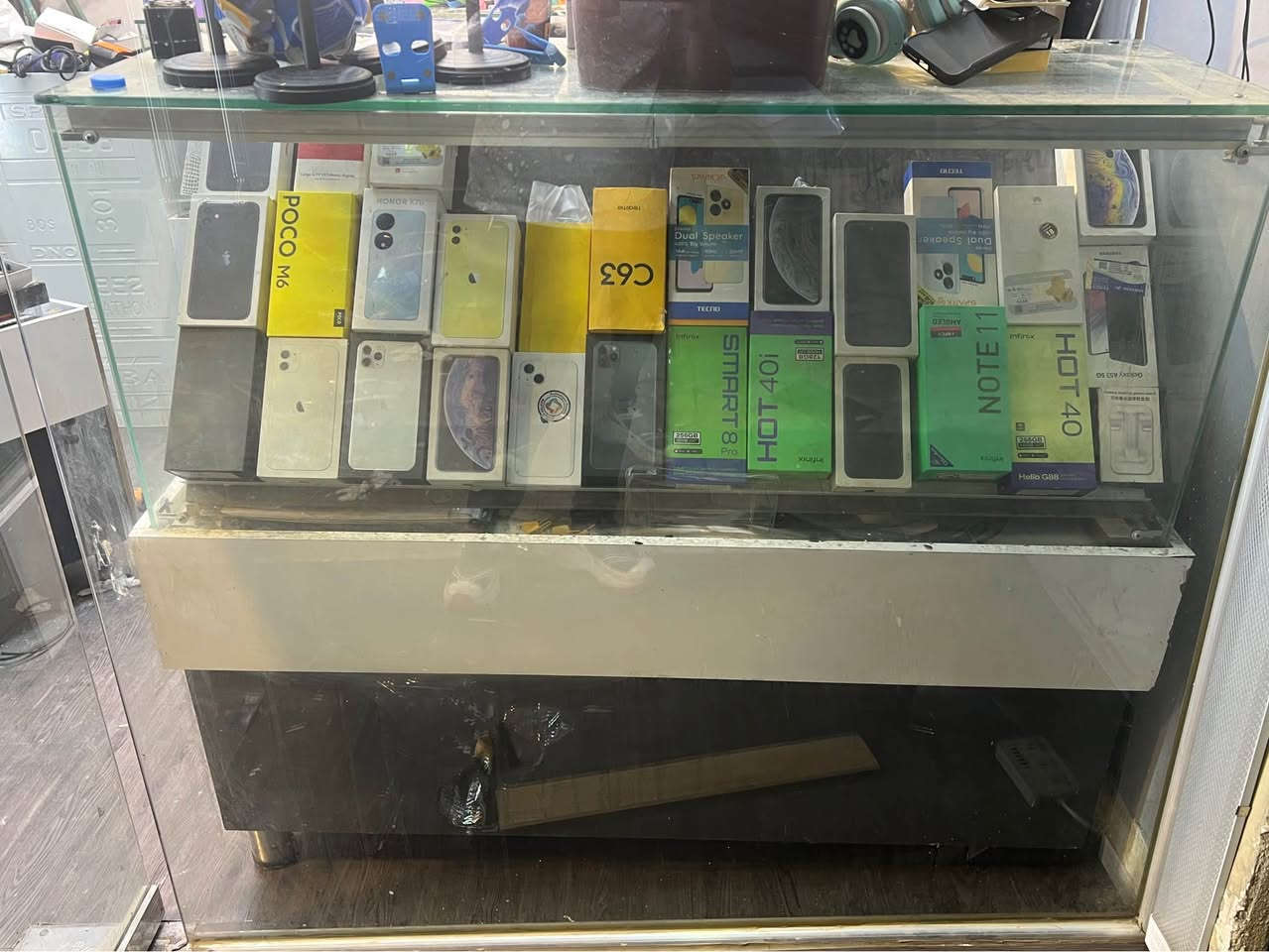 سلام عليكم باترينات جام عدد 3 وميز و كرسي كيمنك سعر ٣٠٠ الف مكاني بغداد جديدة رقمي *********** Colombo, Sri Lanka
