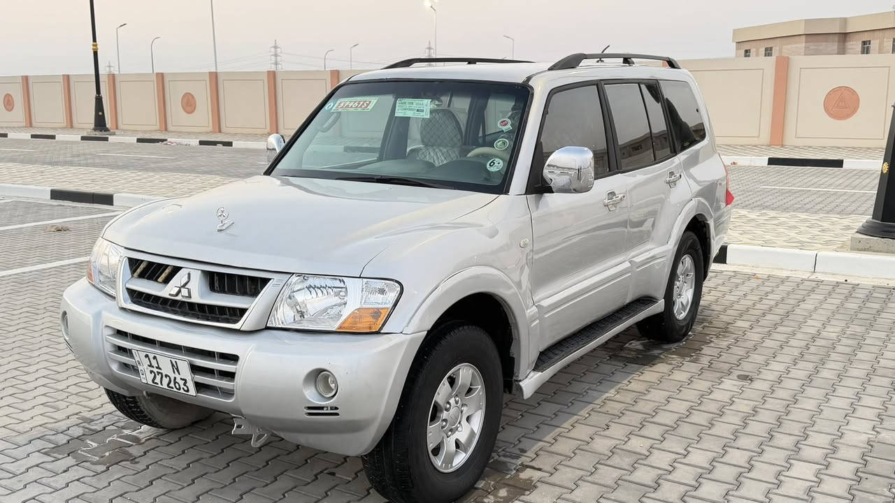 السلام عليكم للبيع سيارة باجيرو 2003 رقم بغداد دولي جديد سنويه وهزه جديده السياره كفاله من الضربة و الكص و النقل و التحويل و المكينه ولكير فيفيتي مكفولات الحداده توب طخم تاير جديد السياره جاهزه و سعرها 73 ورقه بيع مستعجل الشراي يتصل *********** مكان سياره بصرة
