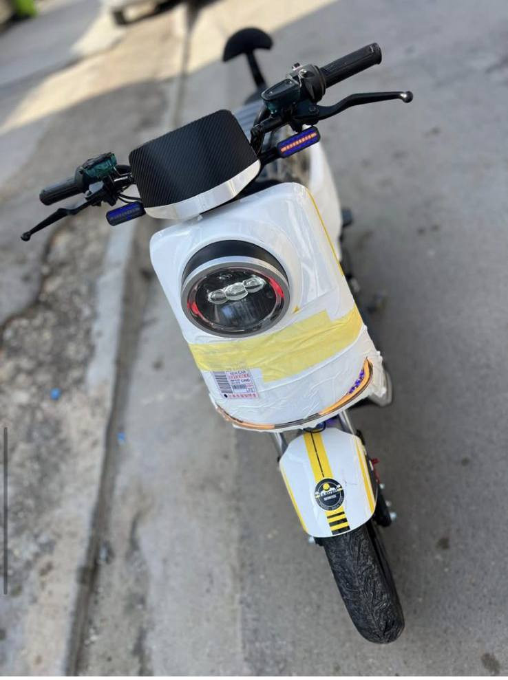 السلام عليكم
دراجه شحن نوع R11 
الدراجه نضيفه تخبللل
الدراجه كافلها الك من كلشي عده البطاريات 
الدراجه شغاله وتخبل بس يرادلها تبديل بطاريات 
الدراجه سعرها 300 وبيها مجال طب وتدلل 
بغداد الشعب شارع عدن 
***********
للتواصل واتساب 
ومستعجل عل بيعتها من وره المدارس 
@إشارة
