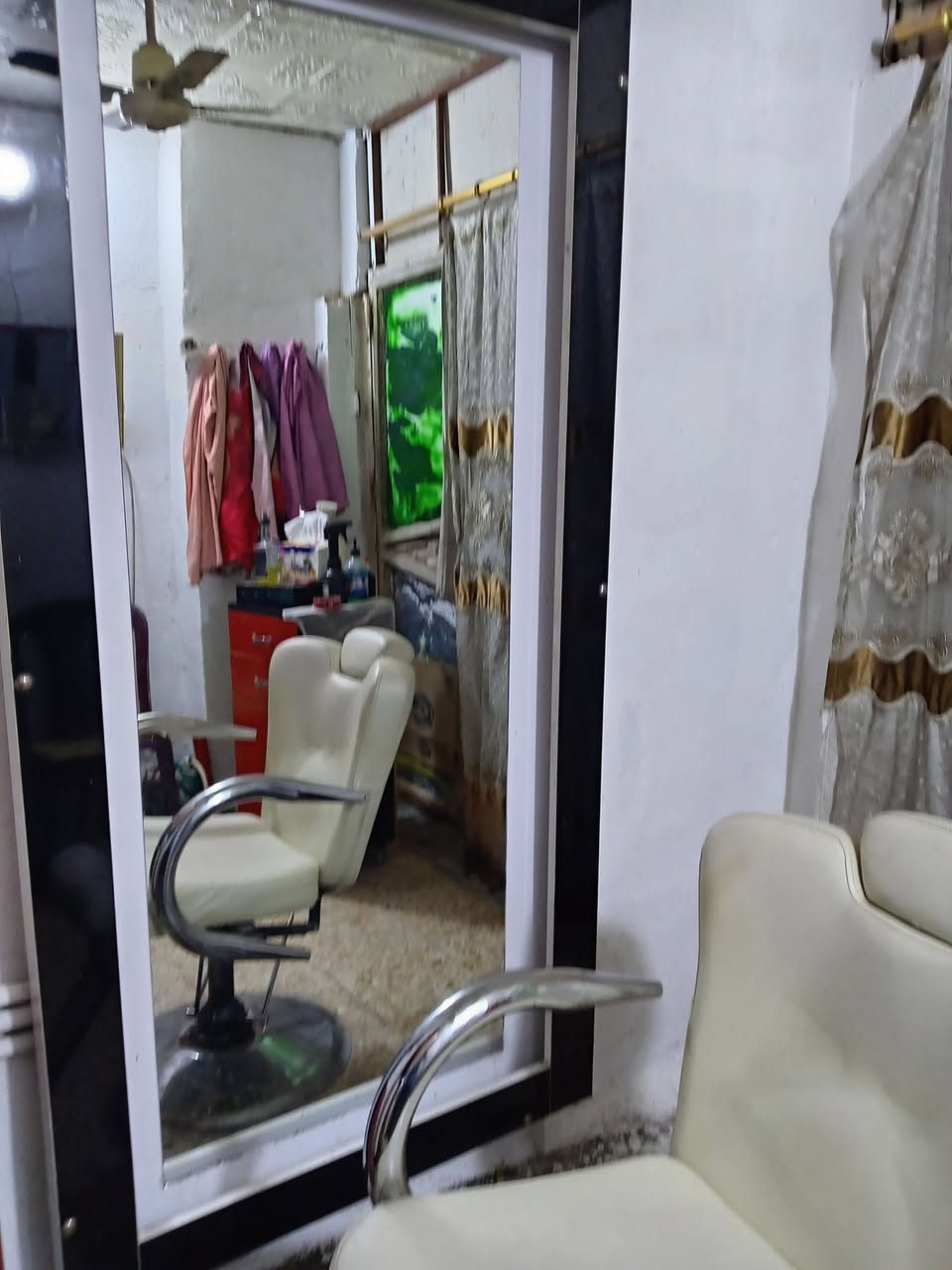 مراية و كرسي حلاقه للبيع السعر ميتين الف  وبيها مجال للشراي مكاني زعفرانية


**إذا كنت صاحب هذا الإعلان وتريد حذفه لأي سبب، رجاءا أرسل رسالة إلى الدعم الفني**