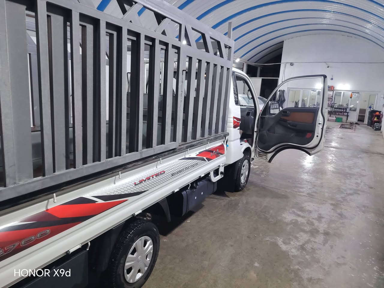 كيا بنكو 2700 للبيع 2025 ماشية 95 الف سيارة نظيفة وجديدة وكاله ما محملة ثكيل دوم تشتغل توصيل داخل المركز تحويل مباشر خلال أسبوع رقمه واسط كوت كشنات جلد عسلي شاشة بلاد درع امامي وخلفي موجودات ما شادهن  مكفولة كفالة عامة حدادية وكير ومكينه بلاد فول ما مفتوح برغي مال جناي سعره 163 وبيه مجال للشراي
#مو_شراي_لاتعامل_جذب
عنوانة ناصرية مركز
واتساب :***********
