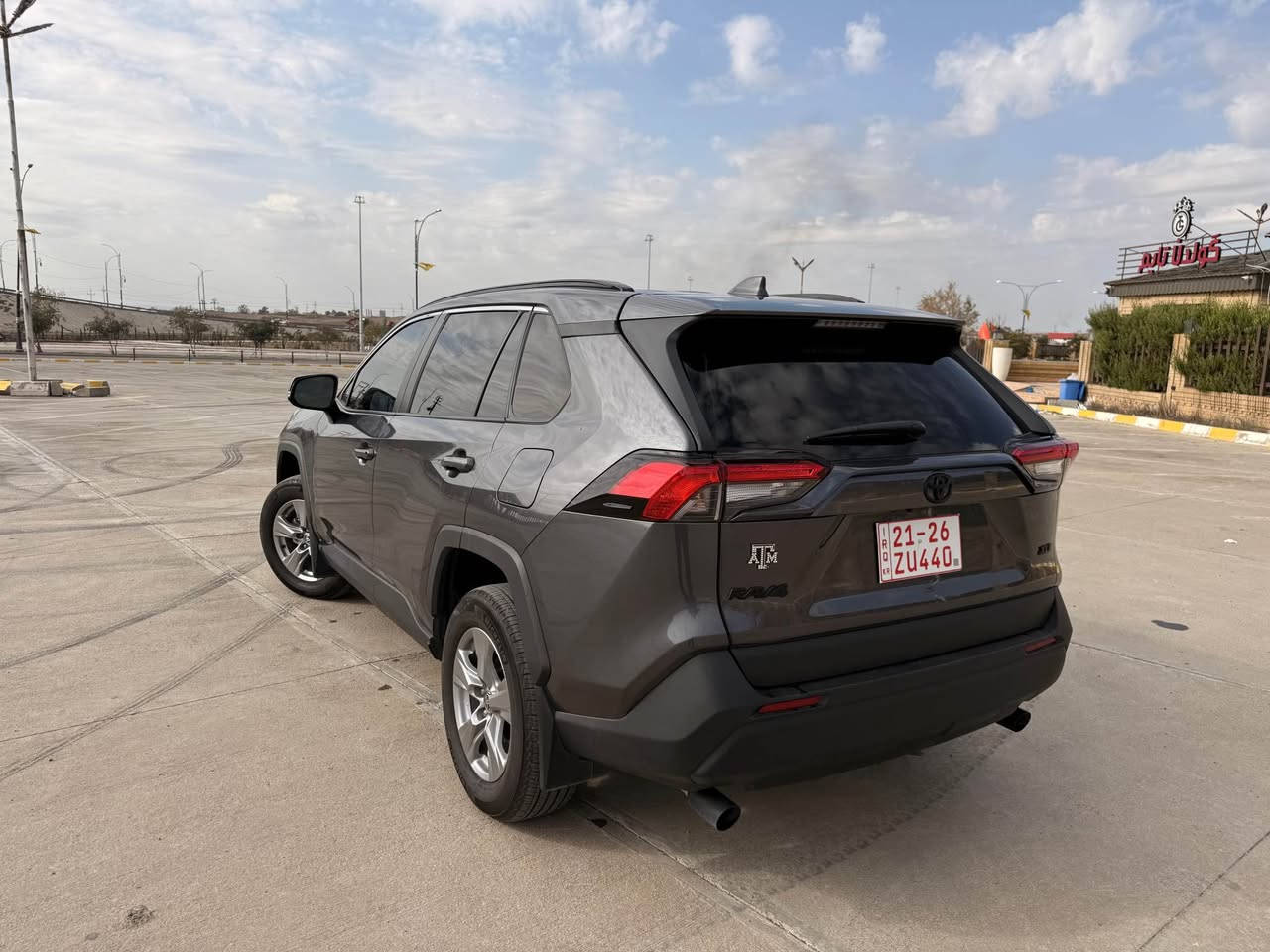 راف فور
موديل 2024
مواصفات Xle
فول مواصفات ماعده كشن جلد
شبر بوند صبغ بشرط شواصي 
ارباك بس ستيرن طاك ومخلي بيلادي
صندوق شفت
تشغيل عن بعد
سلايد 
ماشي 8 الف مايل احسب زيرو
سعر 260بي مجال 
يترقم شمال من تاريخ عقد عندك 90يوم للترقيم 
مكان كركوك 
استفسار *********** كركوك, العراق
