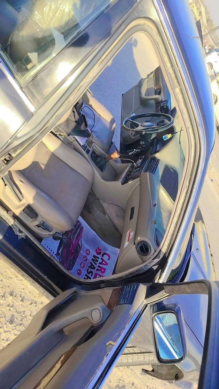 السلام عليكم ورحمة الله
520 ......1991   رقم بغداد  بسمي تحويل مباشر ميحتاج هزه گبل بصمه 
مسكر عدله گير عادي تبريد ثلاجه
عربانه واكسل  3.23
صدر خلفي جديد
امامي ٨٠ %.

تخم تاير جديد
باتري جديد
سستم صوت
كهربائيات كله شغاله
لايت زنون سكن زنون
غرفه جلد
المكينة دايخه  لاستيك ولف
منضومه بانزين والمي جديده
 السياره مصبوغه عام بدون ضربه والصبغ جديد
وسويت بيها حادث كما موضح بلصوره

ع حاله
ابيع

قفله قفله قفله. 35 ورقه

  او  مراوس بگير عادي


**إذا كنت صاحب هذا الإعلان وتريد حذفه لأي سبب، رجاءا أرسل رسالة إلى الدعم الفني**