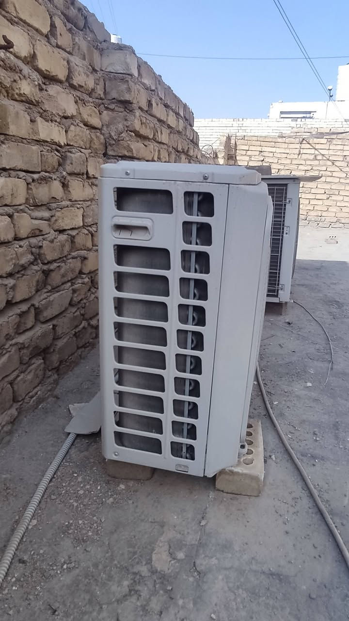 السلام عليكم سبلت جداري 2طن وربع نوع جبسون بلادي على الشركه تدفءه وتبريد استعمال قليل منصوب تفتح بيدك السعر 450 مع مبرده هواء حجم 2500 برفاب الاصلي جدأ نضيفه بلاديه السعر 90 موبايل ***********
