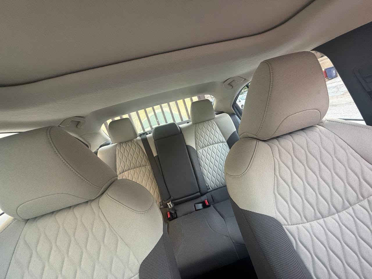تويوتا كورلا ساز هايبرد ٢٠٢٤جديده زيرو رقم بغداد ماشيه اقل من الف سبير منازل ضمان ٨  سنوات على البطاريه و٣ سنوات على السياره او ٤٠ الف كيلو مع دفتر الصيانه الدوريه تبديل الدهن والفلاتر المجاني
مواصفات كاملة حساسات اماميه وخلفيه شاشه وكاميرا فتحة سقف مري كهرباء واشاير بالمري
ملاحظة/أرضية السياره الاصليه كاربت بلادي فرشتها ارضيات حوضيه جلد اصليات وغلاف ستيرن وغطاء دشبول
مكان السياره بغداد السعر ٢١٠ ورقه
السياره مال بيت بأسمنه سنويه وهزه جديده
***********
