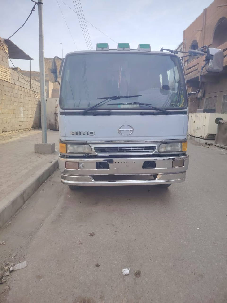 سلام عليكم للبيع دنكر هينو أنكر محرك 80مكفوك كفاله عامه 8طن المكان البصره الرقم***********
