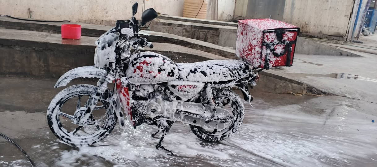 بوكسر للبيع 
بوكسر 2019 داخله ب 20  دراجه مال شغل اوراق كامله  وسويلك مكاتبه وتكفر كلش مكمركه الدراجه يعني جاهزه وياها خوذه وصظدوك وستان.    السعر 900   مكاني بغداد سبع قصور   *********** وتساب
