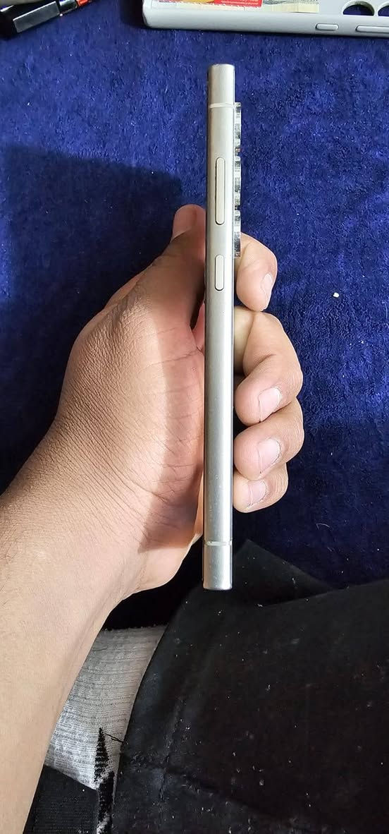 S 24
الون تيتانيوم تلفون مامفتوح 
تجي تفحصه بلبيت او اي مصلح تودي اذا بي شي تعوفه وتروح 
سعر 950
مكاني بغداد مدينه الصدر 
***********
