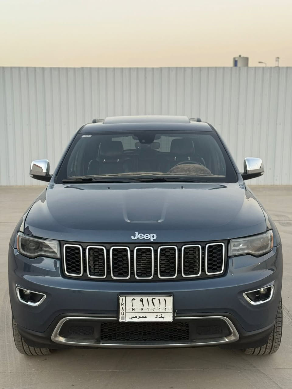 فول مواصفات للاخير 
موديل 2019 
ماشية 86 الف
سيارة جديدة كلش مابيها اي نقص 

🚩بانوراما 
🚩فور ويل 
🚩داخل جلد اسود
🚩حساسات خلفي و امامي 
🚩كشنات جلد و تبريد و تدفئة
🚩ستيرن كهرباء و شفتات ستيرن 
🚩ماوس تحكم بالأنظمة القيادة متعددة
_______________________________

حادث بنيد وربع جاملغ فقط
رقمها بغداد تحويل مباشر 

كير و محرك و صدر و كهربائيات كلهن كفالة 
______________________________
مكانهة بغداد البياع 

***********
