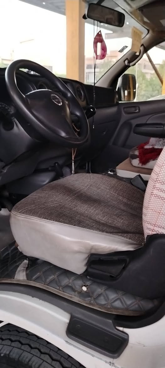 السلام عليكم
نيسان يورفان عالي خير من الله 
السياره نظيفه خير من الله 
سياره قطره صبغ مابيها بيها فقط بارد
قليل سيبايه ودرع سياره جاهزة 
مديل 2020 سياره مصفره هيئه وخط 
وبحث كشن يم الاسلايت موجود 
الشراي يتصل مكان السياره بغداد 
الرقم *********** السعر 
270 وبيها مجال
