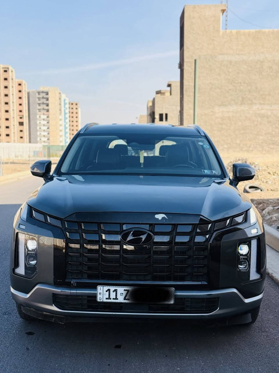 السلام عليكم للبيع هونداي بلسايد  2023 لون رصاصي  رقم بغداد أمريكي مكينة 6 سلندر
حادث السيارة كما موضح بالصور وبيها سونار فحص  بدون ايرباك  (بيها صبغ قبق جنطه) ليبل واحد 
مواصفات السيارة فول بصمة  كشنات جلد كهرباء تدفئة تبريد 7
راكب 3 قطع تبريد مري شفط ترحيب باليدات مال بوب كامرة خلفيا رادار امامي وخلفي توقف ذاتي تحديد مسار حساسات امامية خلفي مانع انزلاق سايد بريك بصمة مانع انحدار سيارة فول مواصفات
(ماشيه 20 الف فقط)
مكان السيارة بغداد البلديات 
السعر (263) وبيها مجال
رقم الهاتف***********
