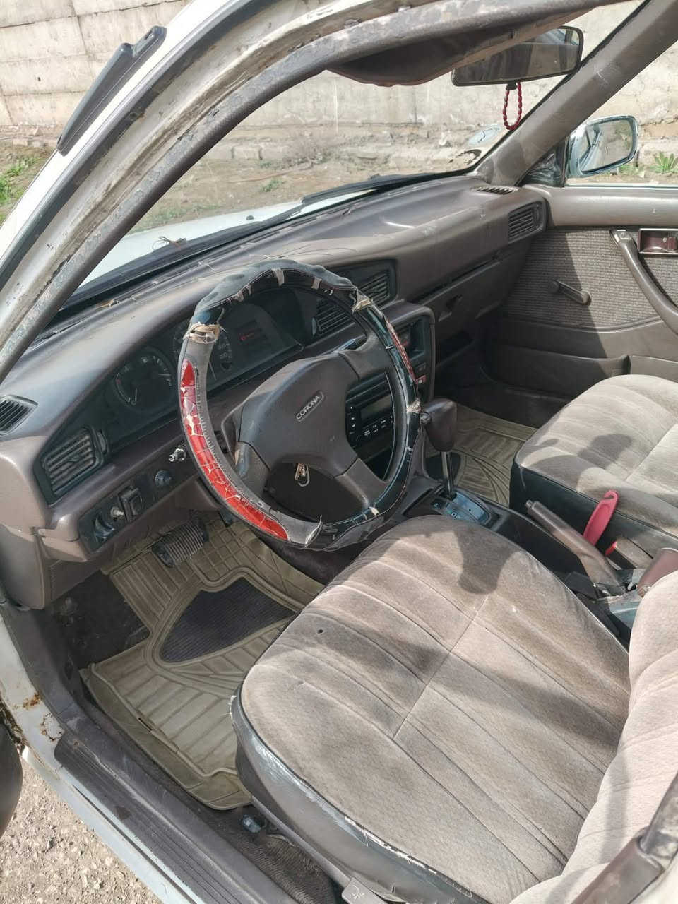 السلام عليكم تويوتا كرونا ترهم نقد ترهم مقدمة
موديل 1989
رقم بغداد صدامي شرط التحويل 
كير اوتوماتيك 
صدر جديد 
مكان السيارة موصل أيسر للاستفسار اتصل ع الارقام التالية 
***********

***********
