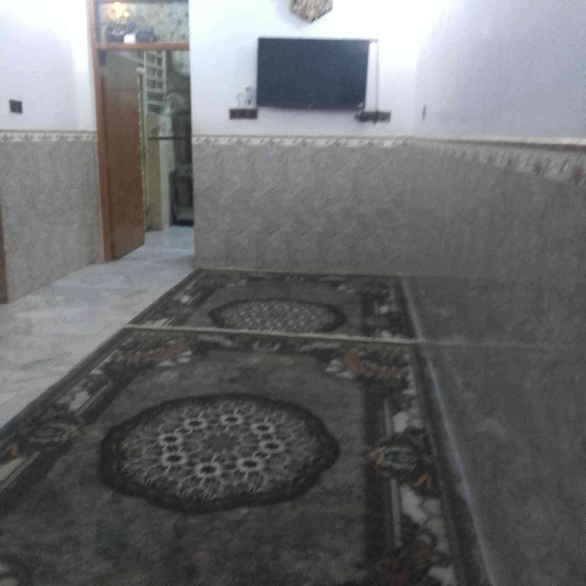 دار 100متر في حي القدس خلف الكراج للبيع 
ابو احمد ال شليج ***********
