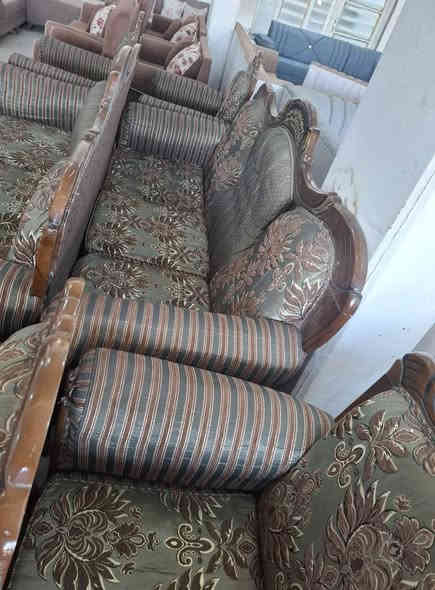 تخم ملكي زان باله تركي نظيف جدا جدا اخو الجديد 10 نفر كلش امرتب اسفنج مضغوط كل ضرر مابيه وخشب قوي كلش   بابل الحله الحمزة الغربي   ويوجود توصيل♥️️
***********
