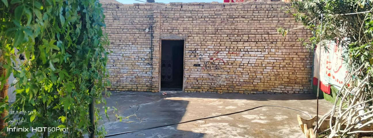 السلام عليكم بيت معامله مال تواصل للطابو مساحه 200 مكانه ميسان الجمعيات موجه على ساحه البيت البيت بغرفتين وصاله منطقه كامله خدمات والشراي يتصل على هذا الرقم بالخدمه ***********
