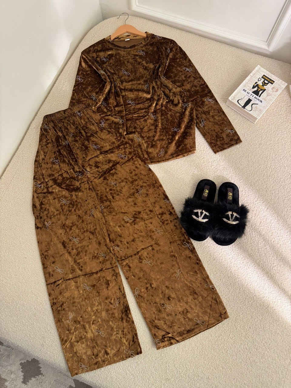 ✨ أهلاً بكِ في عآلم آلرقي وآلآنآقهہ  تسوّقي بكل ثقة” ✨

سوت مخمل قديفه ستراس ترند الموسم كوالتي جداً عالي😍
       
سايز :38-40-42-44-46-48

الحجز و الاستفسار ع الارقام التاليه :

📞***********

 توصيل جميع محافظات العراق
                                              لتفاصيل والطلب: دايركت 🛍️
