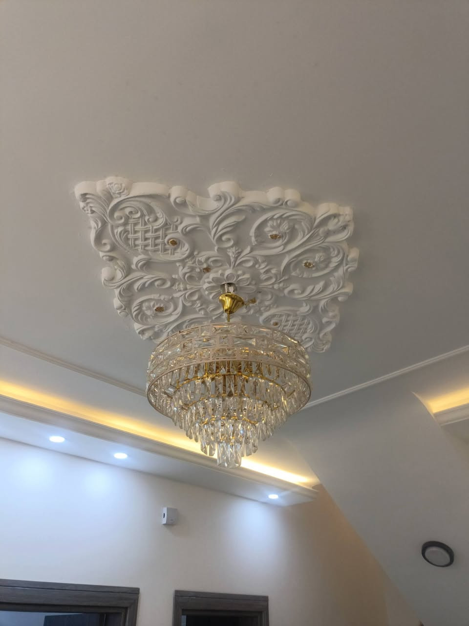 السلام عليكم
ثريا كرستال حجم 60 سم للبيع مع المصابيح استخدام قليل شهر السعر 80 قفل لان اخدتها ب 95


**إذا كنت صاحب هذا الإعلان وتريد حذفه لأي سبب، رجاءا أرسل رسالة إلى الدعم الفني**
