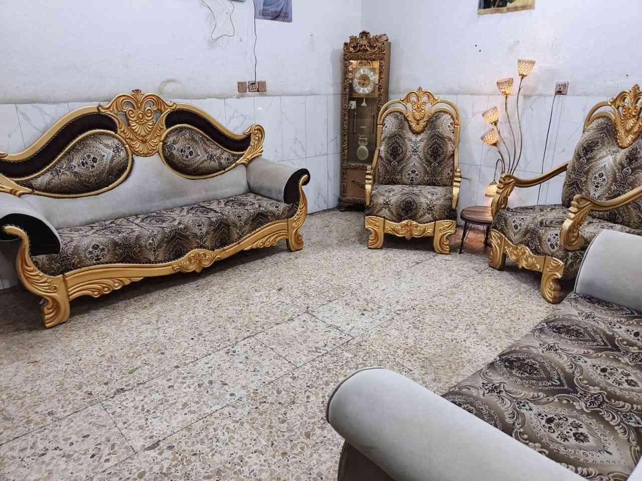 تخم ملكي تكمه نظيف جدا 7مقاعد ب225الف وبي مجال المكان الوشاش *********** يوجد توصيل بكروة يوجد واتس اب
