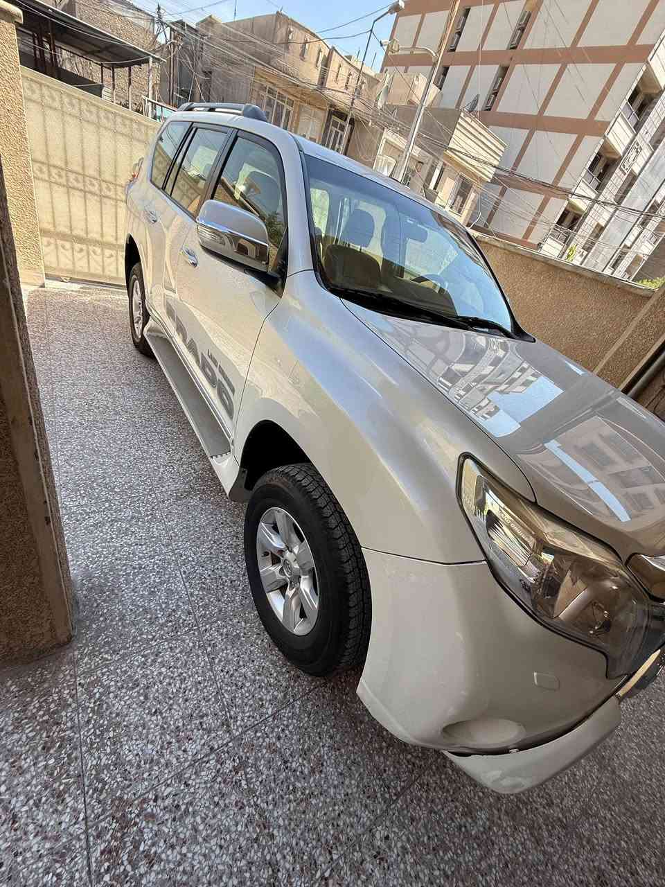 برادو خليجي 2015
بدون حادث ولاصبغ
فول مواصفات 
فتحة سقف 
بصمة 
كشنات كهرباء 
السعر 315$
العنوان بغداد
***********
