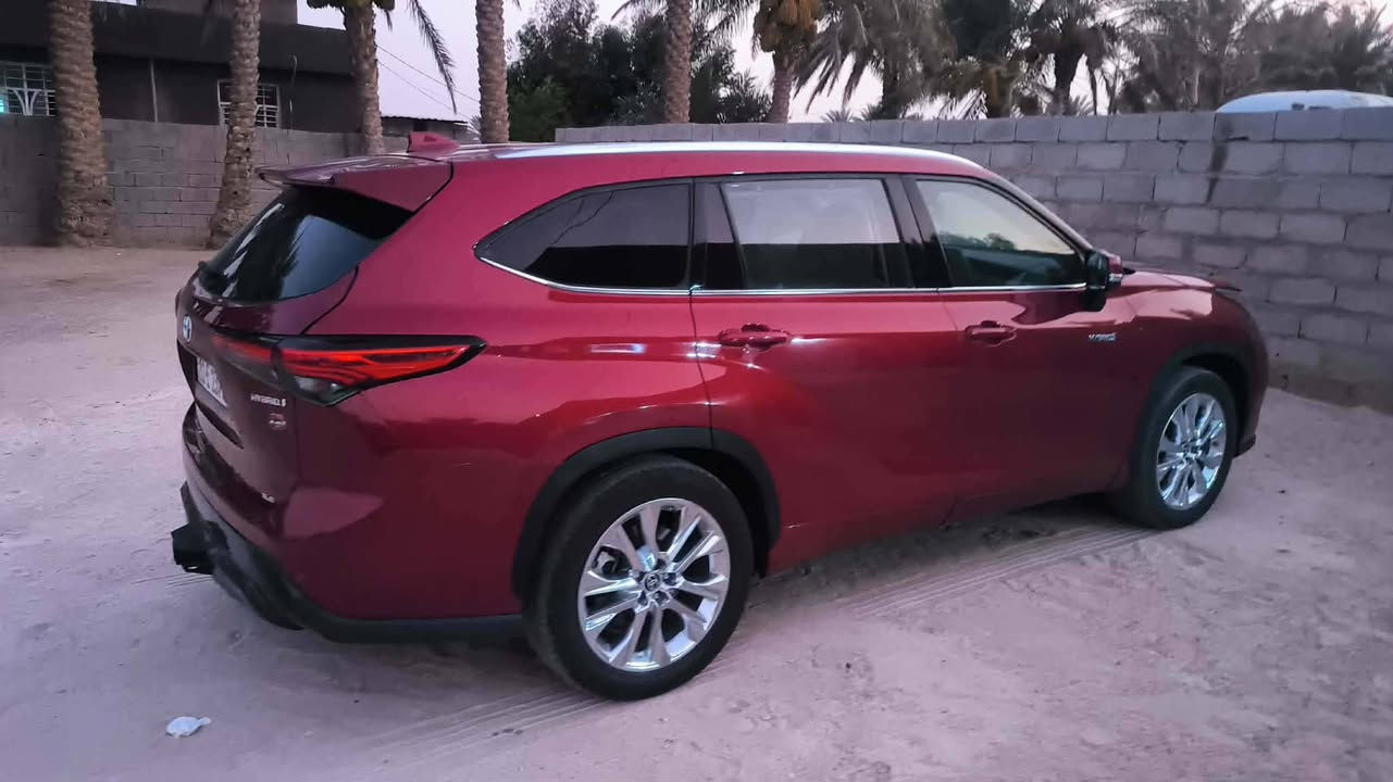 سلام عليكم.....
تويوتا هايلاندر  امريكي كلين 🚗
موديل2021
مستخدم العداد 99.000 K.m
مكفوله كفاله عامه بدون اي صبغ 

مواصفات فول 
محرك 2500 هايبرد 
فور ويل AWD
أنظمة أمان متقدمة تشمل الرادار الأمامي + النقطة العمياء + التحذير الخلف
4 كاميرات 360 درجه 
داتا شو  
جلد اصلي لون اسود + صاج ملكي + تبريد مقاعد
مقاعد فول كهرباء 2 للسائق والراكب  
 عدادات ديجيتل (كيجات الكترونية )
ويل حجم 20 كروم 
سقف بانوراما
صندوك كهرباء 
كيجات ديجيتل 
بردات ابواب
انظمه قيادة متعدده
وباقي المواصفات معروفه
السعر (315) وبيه مجال قليل...
التواصل (***********)
مكان السيارة -الانبار - عامرية الصمود -
