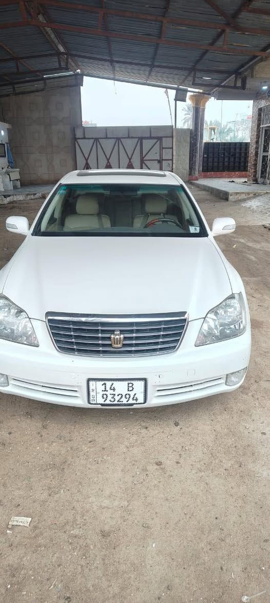 سلام عليكم شاهينه للبيع موديل 2004 كفاله عامه من الضربه والصبغ والاصوليات رقم بصره بسمي مزاد كمركي تحويل ثاني يوم ماشيه 114 الف فول مواصفات  فتحه كشنات جلد ثلاجه  فولل للخير السياره مال جناي حچربيئه شرط سبير مانازل العنوان بصره ابوالخصيب السعر 170وبيه مجال للشراي  رقم ***********
