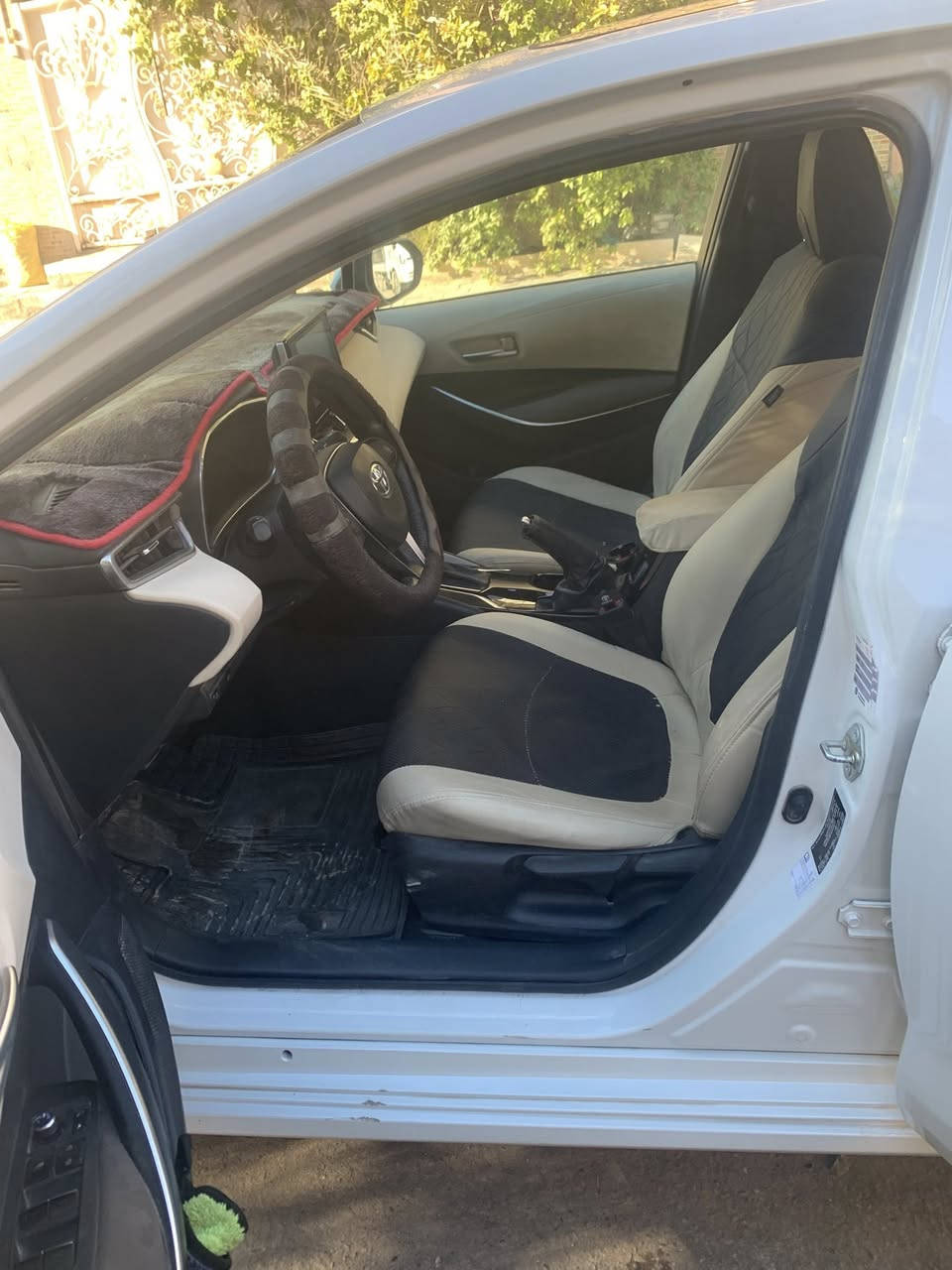 كورلا 2024 مكفوله من الصبغ ماشيه70 الف شاشه فتحه بصمه محرك 1800بانزين بس فقط طخه صغيره يعني شبر معدل بل بارد  السعر177 او بيه مجال بسيط رقم أربيل مكانه النجف  رقم الهاتف***********
