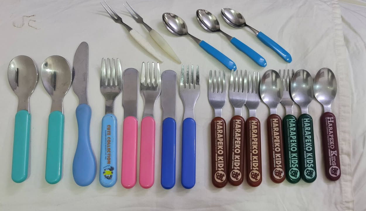 مجموعات من الملاعق القديمه يتوفر توصيل


**إذا كنت صاحب هذا الإعلان وتريد حذفه لأي سبب، رجاءا أرسل رسالة إلى الدعم الفني**