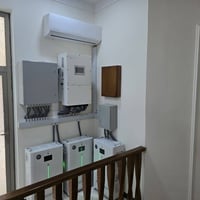 بحمد الله تم تزويدي اليوم بمنظومة طاقة شمسيه بقدرة ٤٠ امبير ليلي و ٤٠ ...