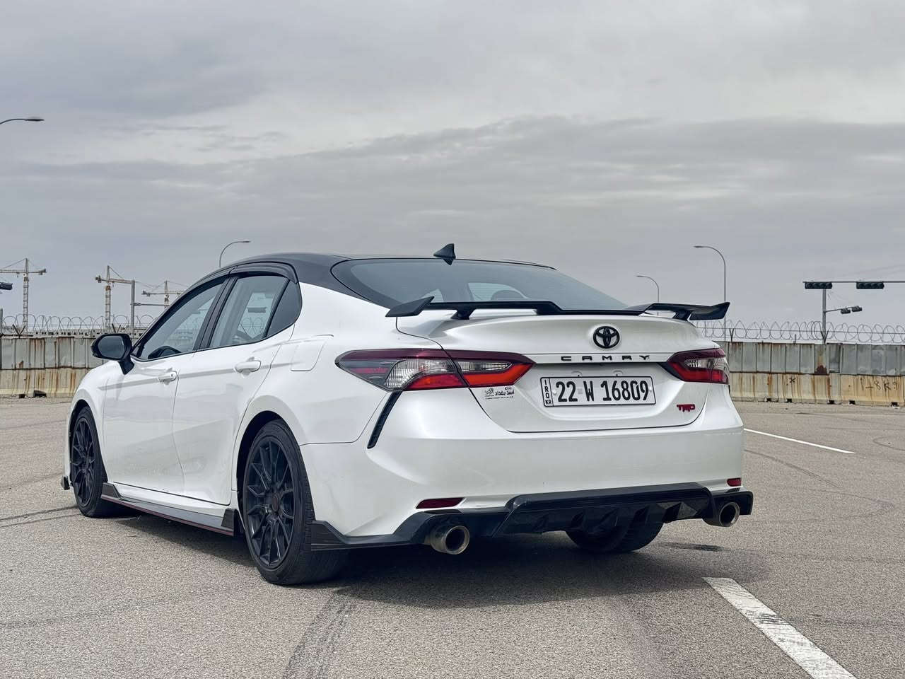 الـنوع : تويوتا✅
الفــئة : كامري TRD✅
اللـون : ابيض😍 سقف اسود 
سعـة المحـرك: V6 35 ✅
سـنة الصـنع :  2023✅
المسـافة المقطـوعة:55 مايل✅
الحالة. حادث جانبي جاملغ امامي وباب صبغ وشبر بالباب فقط

الموصفات
شاشة   
بصمه 
هند بريك بصمه 
‌‎كاميرة
اوتو هولد (𝐀𝐮𝐭𝐨 𝐇𝐨𝐥𝐝)  

رادار امامي (تحديد مسار)

‌‎رادار خلفي (التحذير من الاصطدام)

‌‎نظام (𝐄𝐜𝐨)

نظام (𝐍𝐨𝐫𝐦𝐚𝐥) 

نظام (𝐒𝐩𝐨𝐫𝐭)

تحكمات  استيرن

كشنات كهربائي 

بكلايتات (𝐋𝐞𝐝) ليد بيلادي

داخل حزام احمر 

ويل كروم.
السعر 188
رقم. أربيل الجديد 

العنوان. بغداد السيديه
الاتصال ***********.
