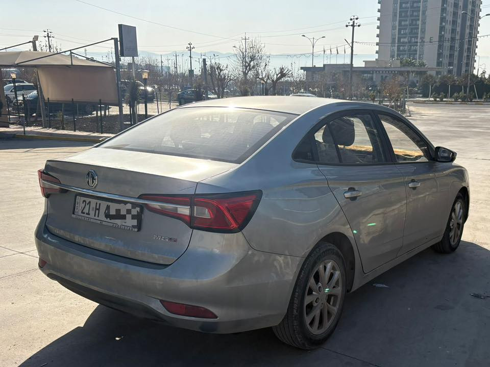 سڵاوتان لێبێت

ئێمجی ٢٠٢٤ ٥ ستاندارد پلەس
سەیارەیەکی پاک و جوانە 
١٦،٠٠٠ کم ڕۆیشتووە
بستێک ساردی پێوەیە بە دەرگای دواوە سەکن
دەعامیەکەی دواوەش لێدراویەکی کەمی هەیە
کامیرە و سوکان ڤۆلیۆم

***********
