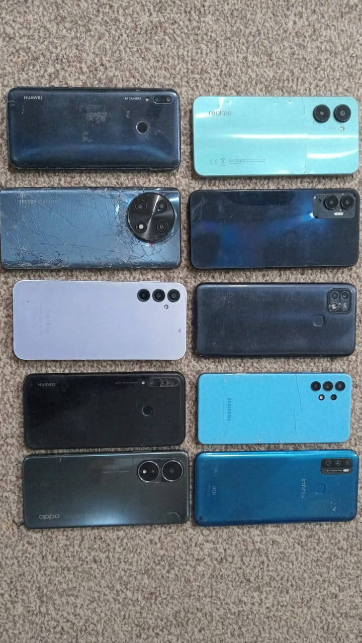 السلام عليكم 
للبيع شلع اخوان ما ابيع مفرد 
سعر القطعة ب ٢٥ الف تفاصيل أكثر تعال خاص 
مكاني بغداد جميلة شارع خير الله 
***********
