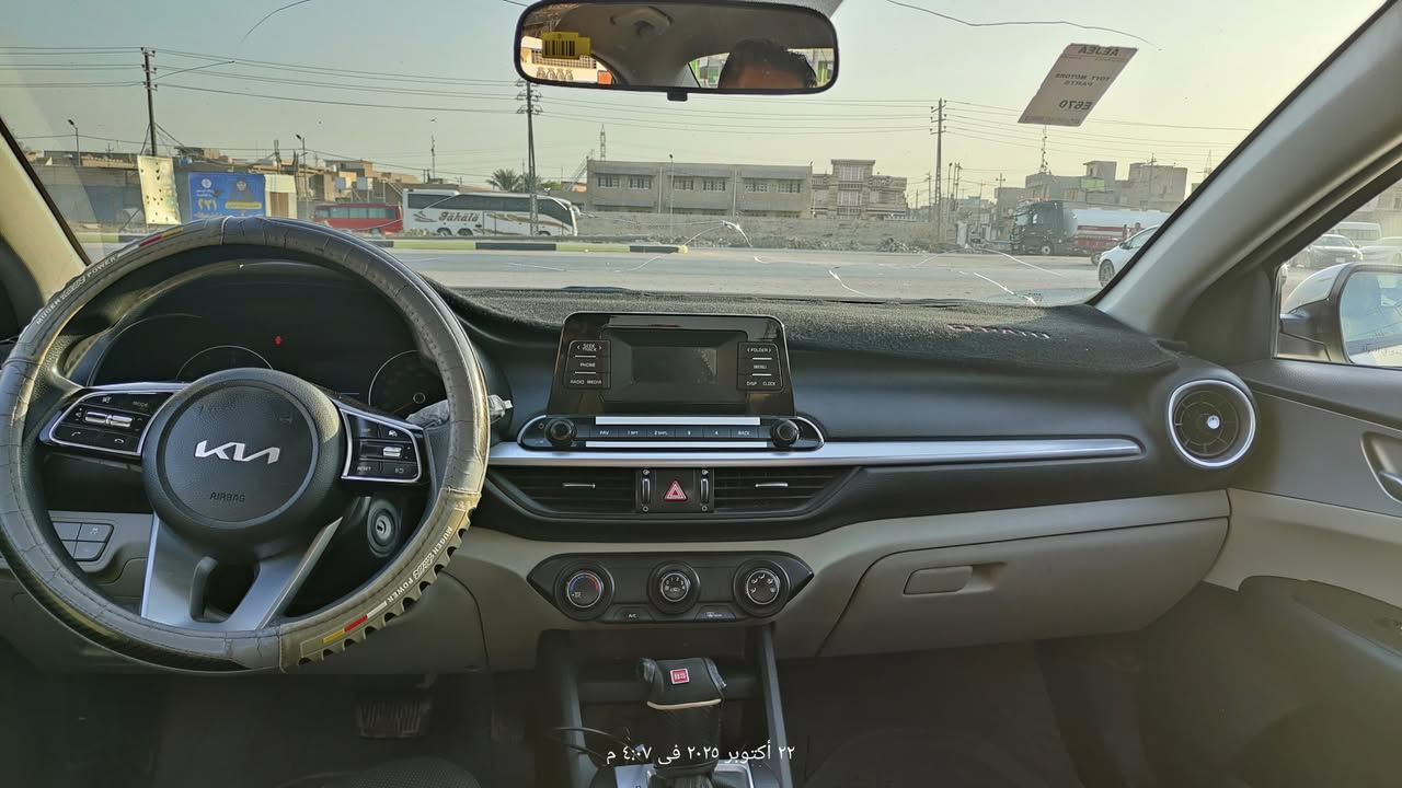 السلام عليكم
سيراتو 2022 خليجي مكينه 2000 دوش نص مواصفات داخل لونين تبريد قطعتين بلاجكتور كفالة عامة من الصبغ بيهة بارد بالجاملغ الامامي عكس السايق فقط 
السعر 165 وبيهة مجال بسيط
المكان واسط العزيزية 
***********
***********
